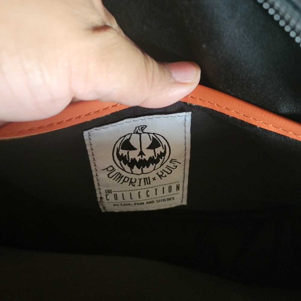 Love Pain and stitiches Pumpkin Kult Cat face crossbody purse - Picture 7 of 14